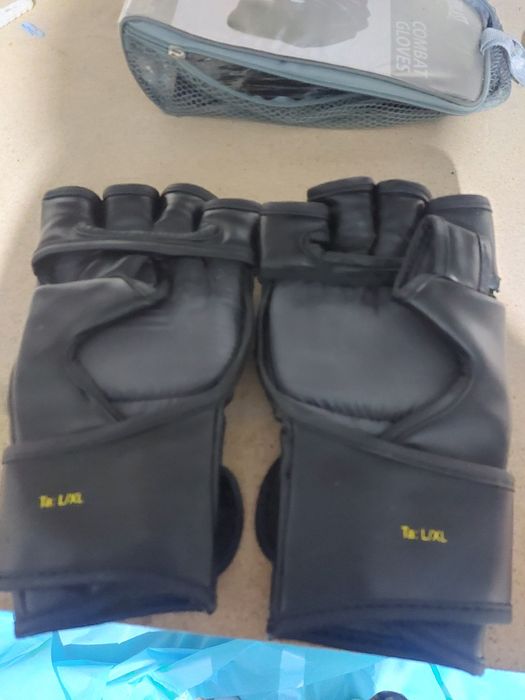 Manusi de MMA Everlast