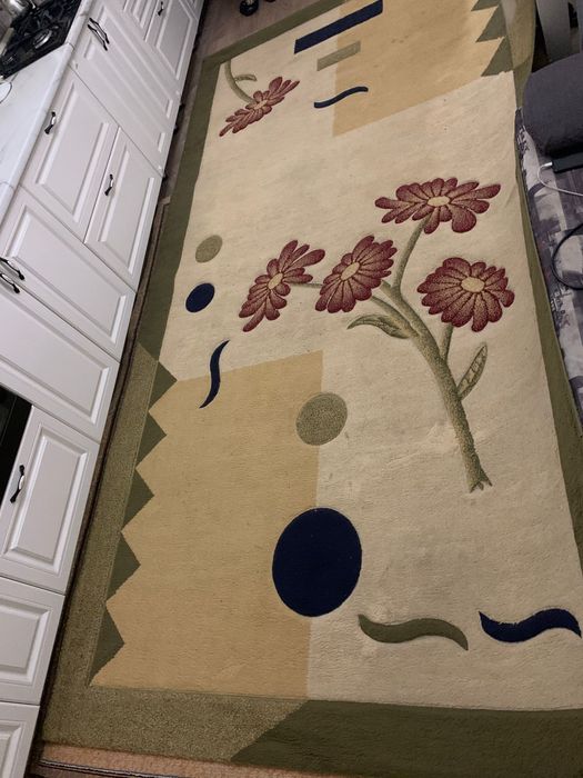 Продам ковёр 2:3,5