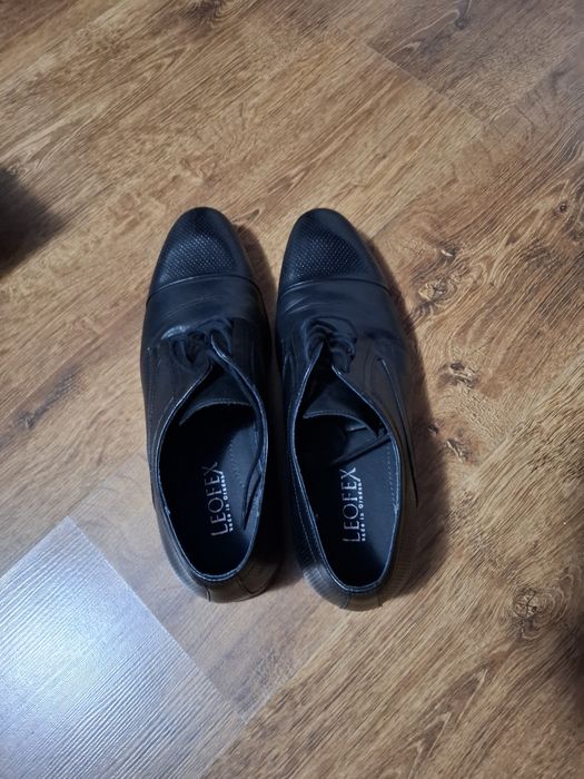 Vând pantofi bărbat 43
