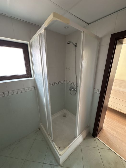 Душ кабини 90*90 ,80*80 ,отделно и стъкла