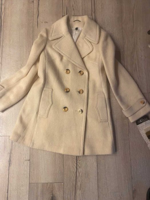 Продавам чисто нови дамски палта