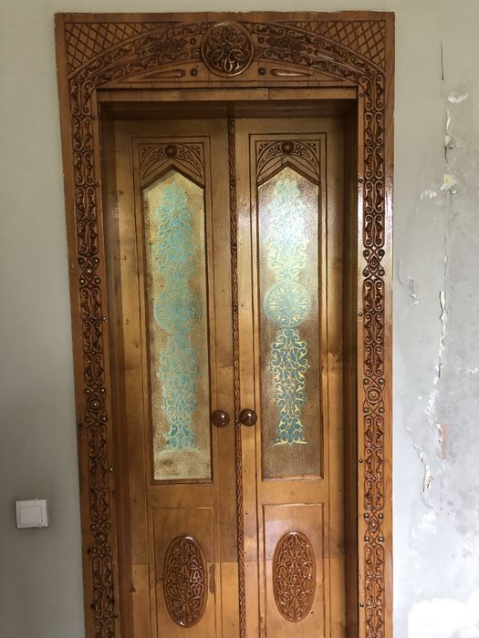 Двери из дерева , ручная работа