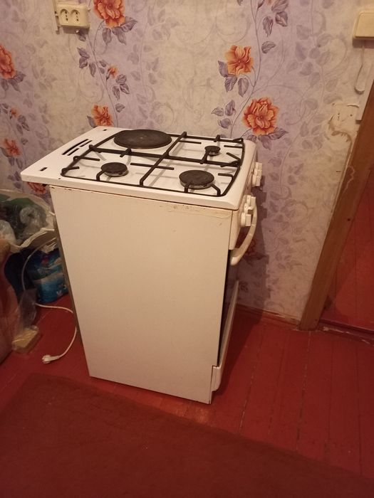 Продам газ плиту