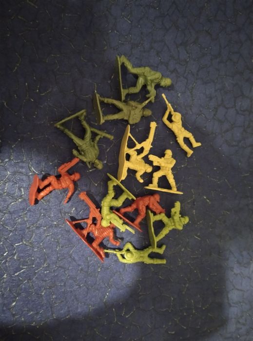 Продам игрушки для мальчика