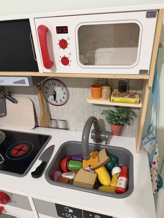 Детска дървена кухня
