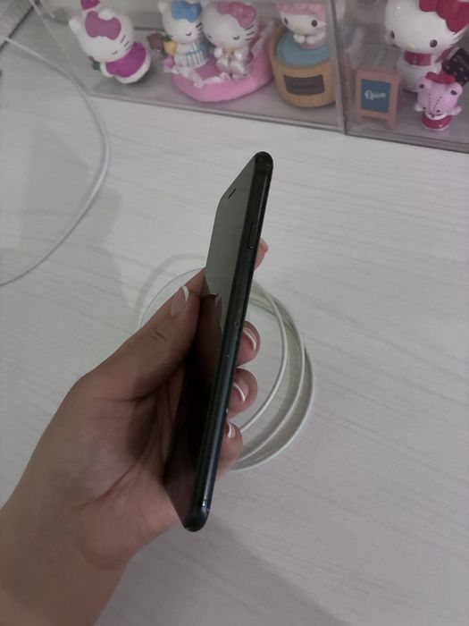 IPhone 7 black 32 gb