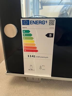 Vand vitrina rece ,120 litri