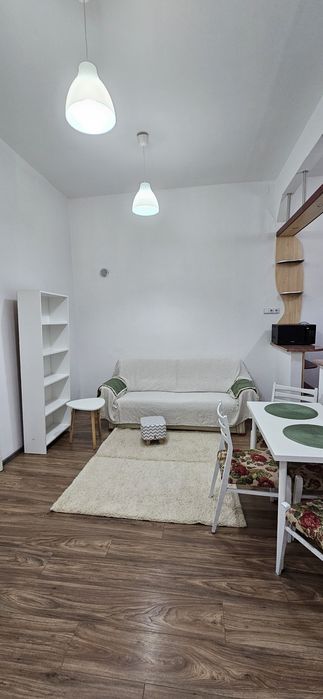 Central! De închiriat!!!