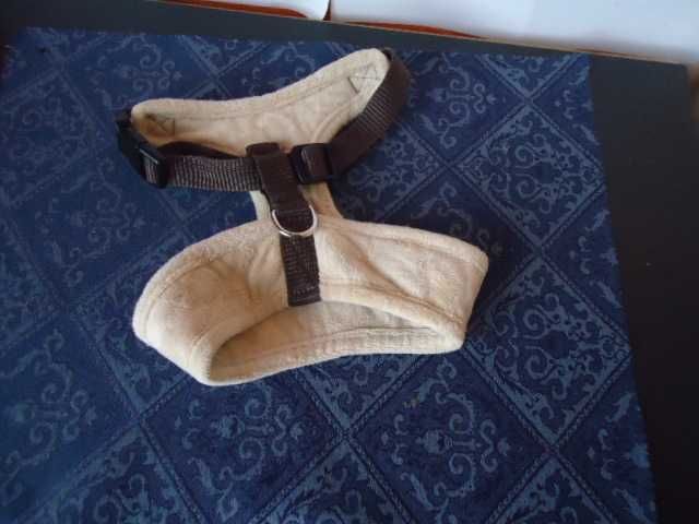 Дрехи за малко куче, рокля ,нагръдник,дъждобран,раница AMELIA NEST