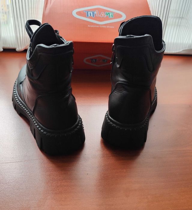 Фирменные, демисезонные ботинки 33 размера
