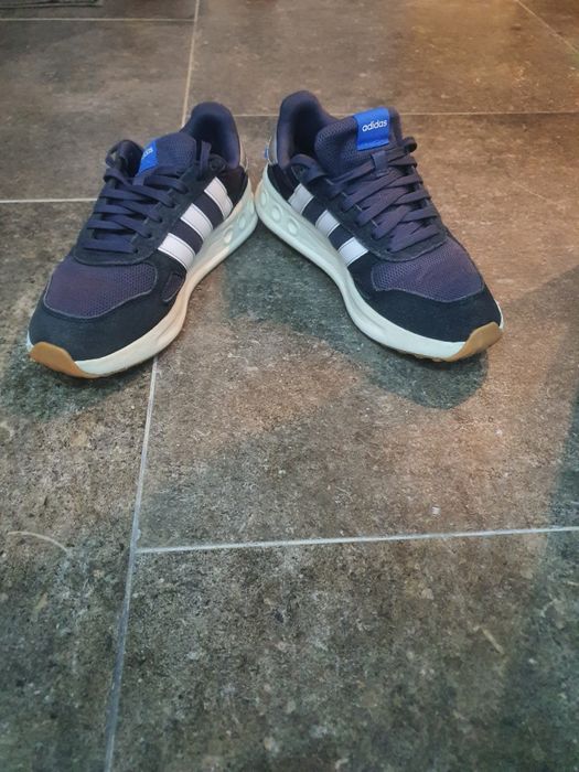 Два чифта запазени маратонки, размер 40 и 41