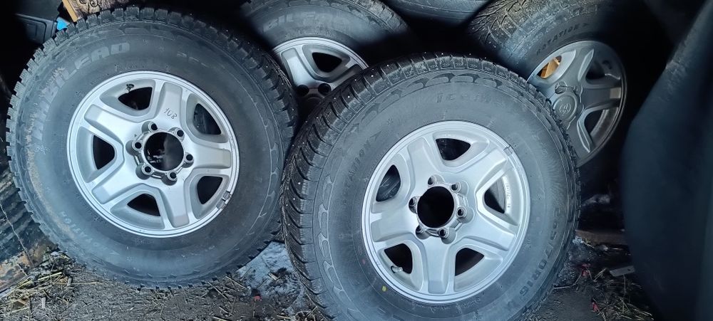 Продам комплект дисков с резиной.