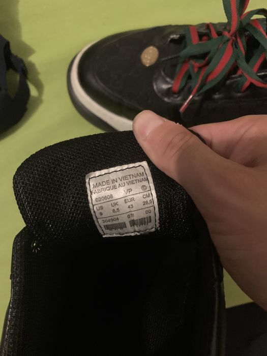 Vand/schimb Tenisi Gucci marimea 43 Originali