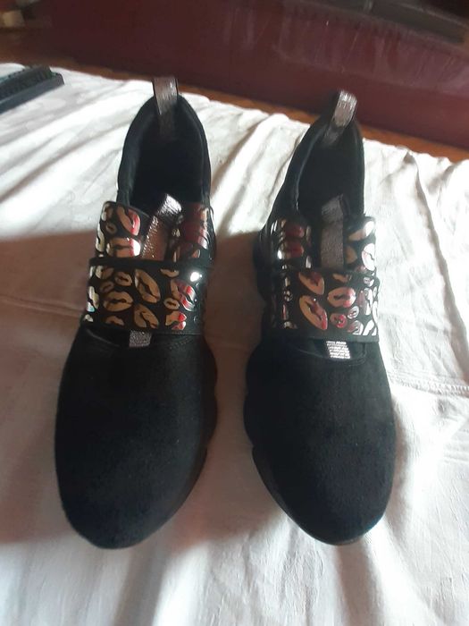 Snickers din piele nr 37