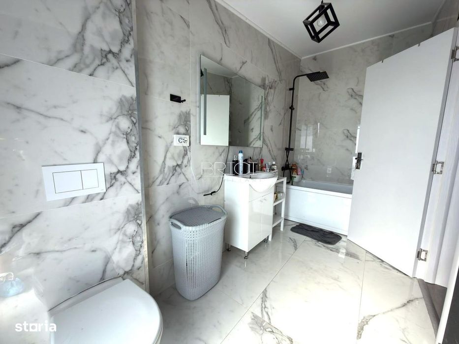 Casa, 90mp, 3 camere, 3 bai, cu Garaj si Curte