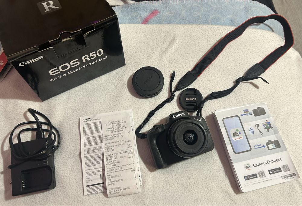 CANON EOS R50 +RF-S18-45  24.2 MPx, WI-FI, MIRRORLESS  с гаранция
