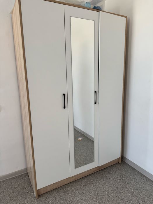 Продам шкаф новый