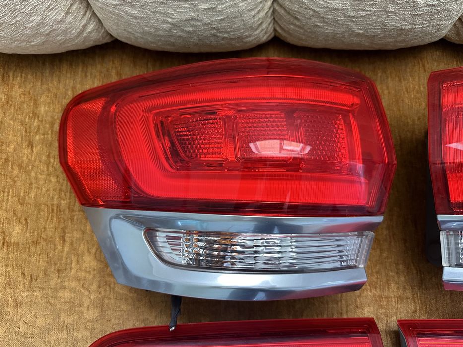 Stopuri / Triple Jeep Grand Cherokee WK2 Facelift