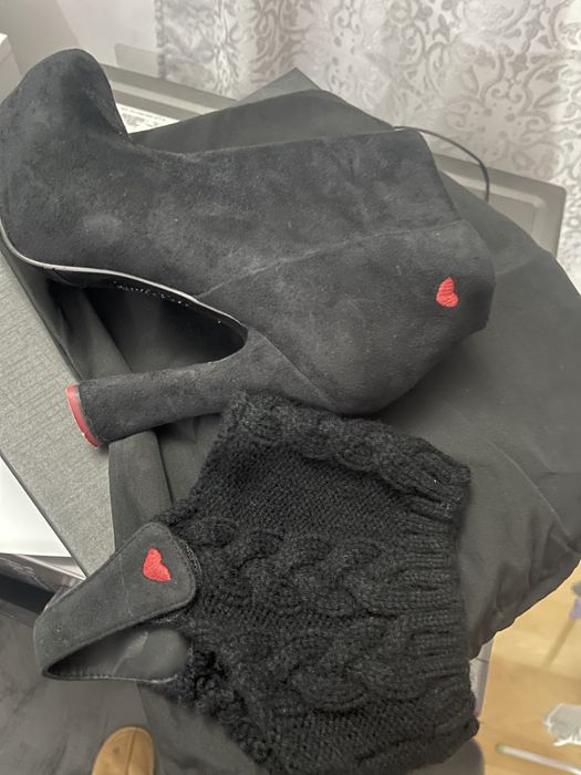 Боти от естесвен велур