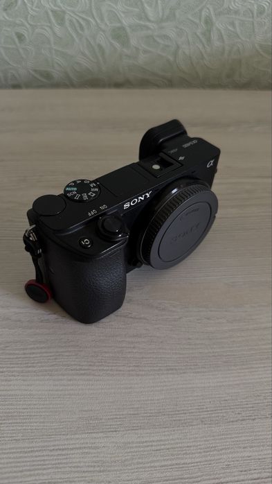 Продаю камеру Sony a6400 body