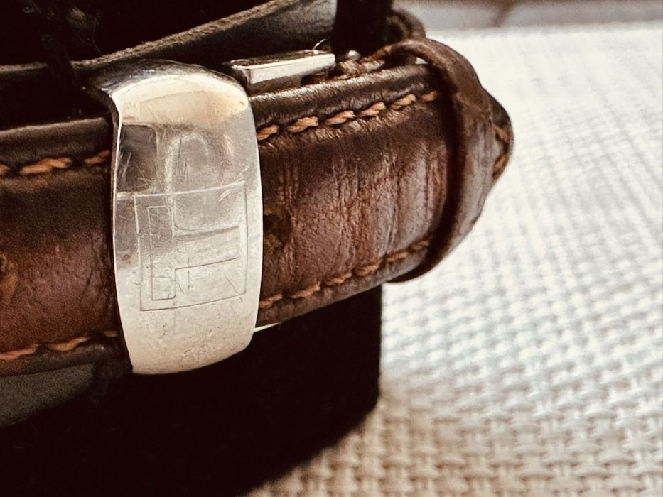 Часовник Tissot оригинален с кутия и документи