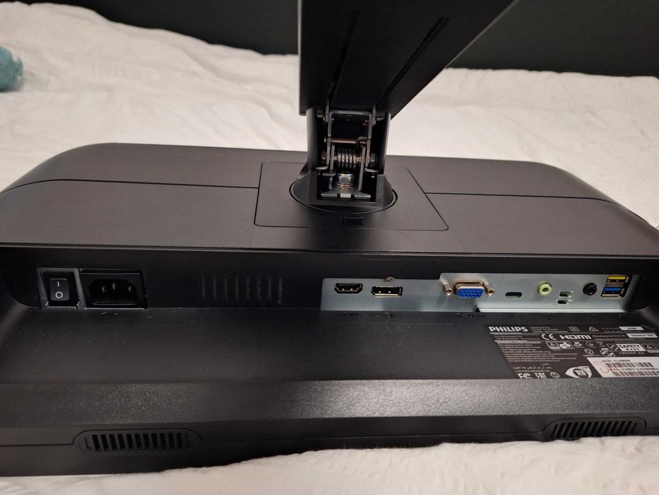 Monitor Philips model 243B9