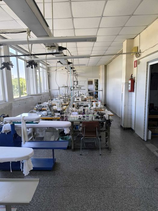 Отдава се под наем Промишлено Помещение – 363 кв.м, кв. Родина-1