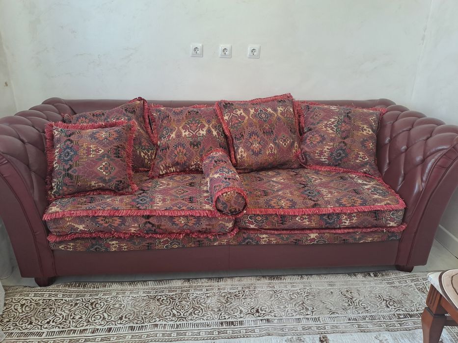 Продаю диван -кожа натуральная