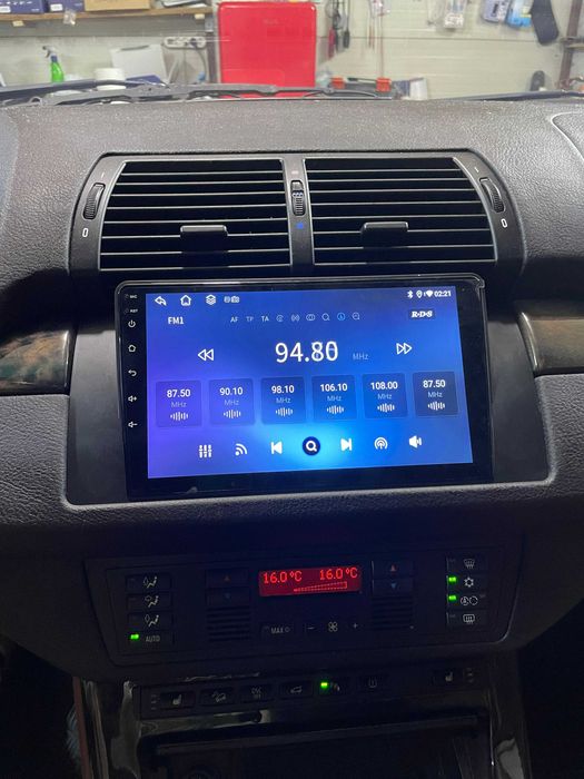 Navigatie Android BMW E39 / E53 Carplay Waze + Camera Marsarier