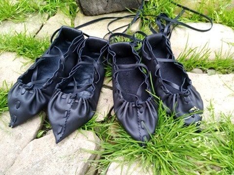 Opinci  din piele traditionale romanesti pentru copii.