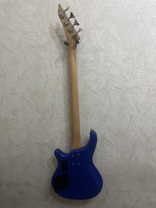 Бас гитара washburn и комбоусилитель