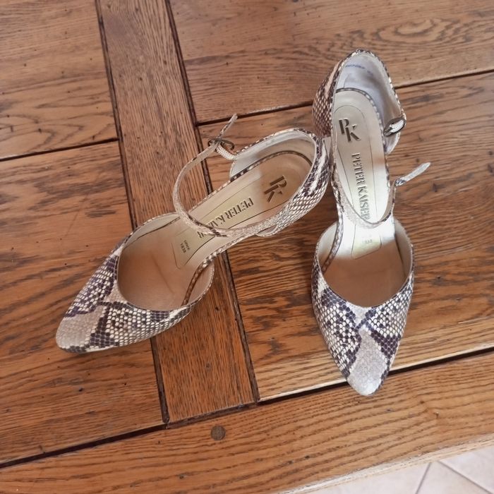 Туфли женские модельные PETER KAISER. Кожанные.Под кожу питона