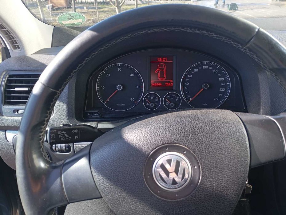 Vând Volkswagen Golf 5 1,9 TDI Comfortline