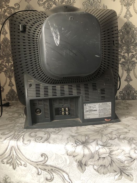 Телевизор LG старый