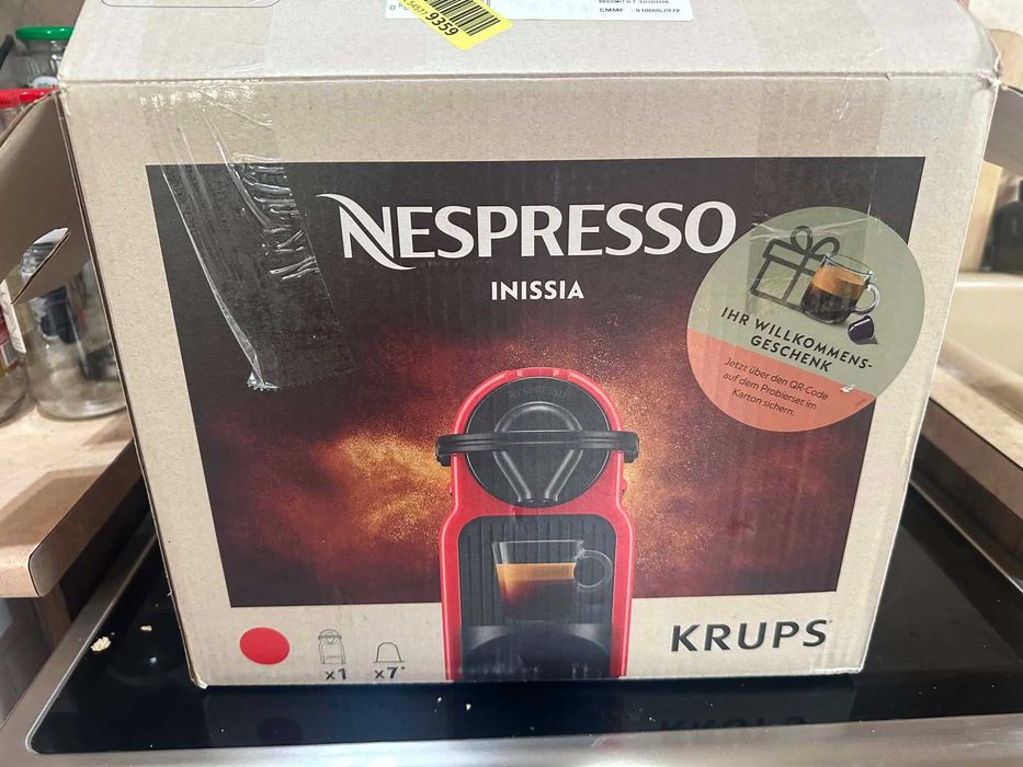 Кафемашина с капсули NESPRESSO INISSIA ЧЕРВЕНА 19.00 bar, 700.00 ml