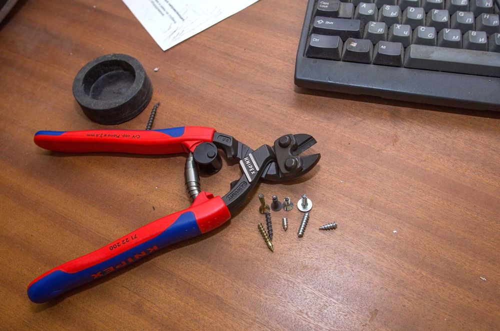Болторез компактный KNIPEX CoBolt® (Германия)