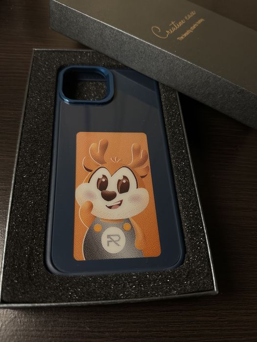 Умный чехол для iphone 13/14 синего цвета с технологией E Ink