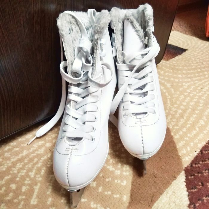 Коньки детские на девочку