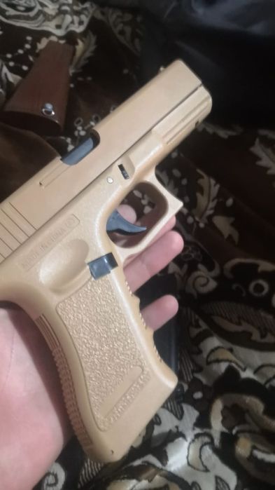 Продаю пистолет игрушечный