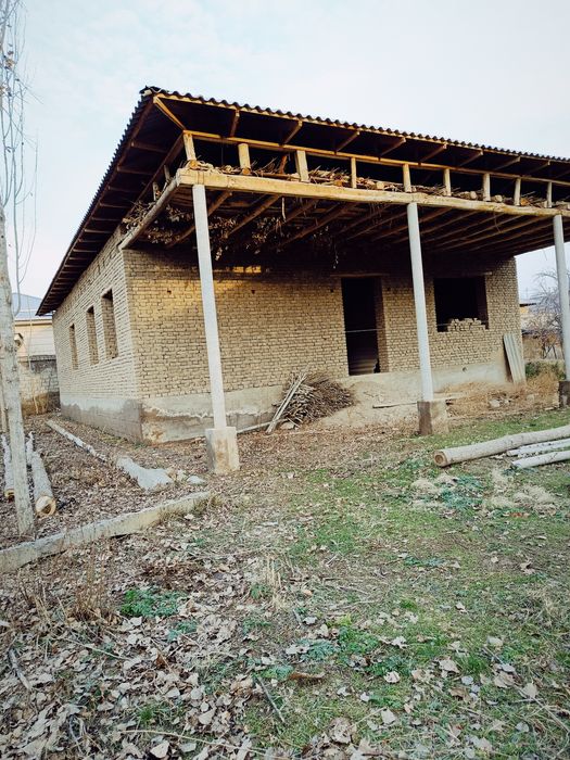Yuqori Chirchiq tumani Yangibozorda 6 sotixli uchastka sotiladi