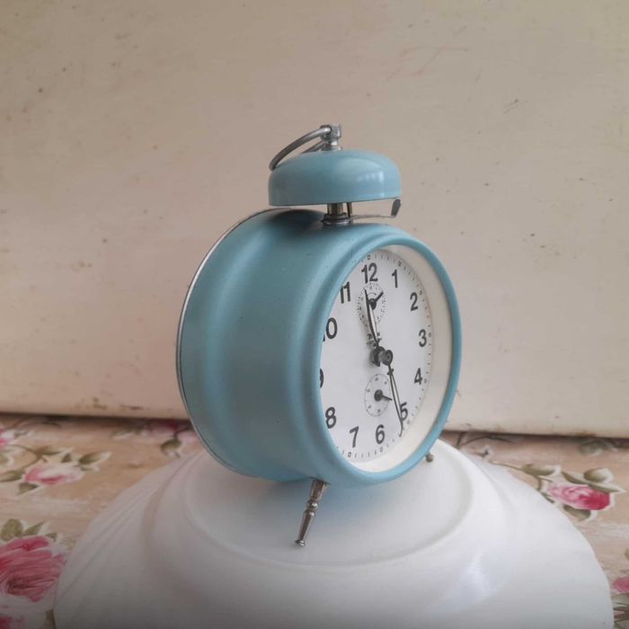 Ceas desteptator de masa - mecanic Jnsa fabricat in Yugoslavia .