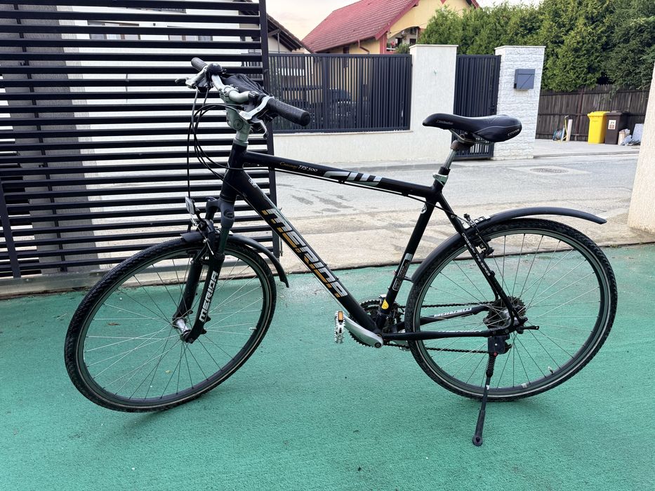Bicicletă Trekking / Hybrid Merida Crossway TFS 500 – Cadru Aluminiu, Roți 28"
