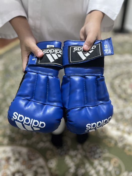 Форма для рукопашки,щитки для ног,и перчатка