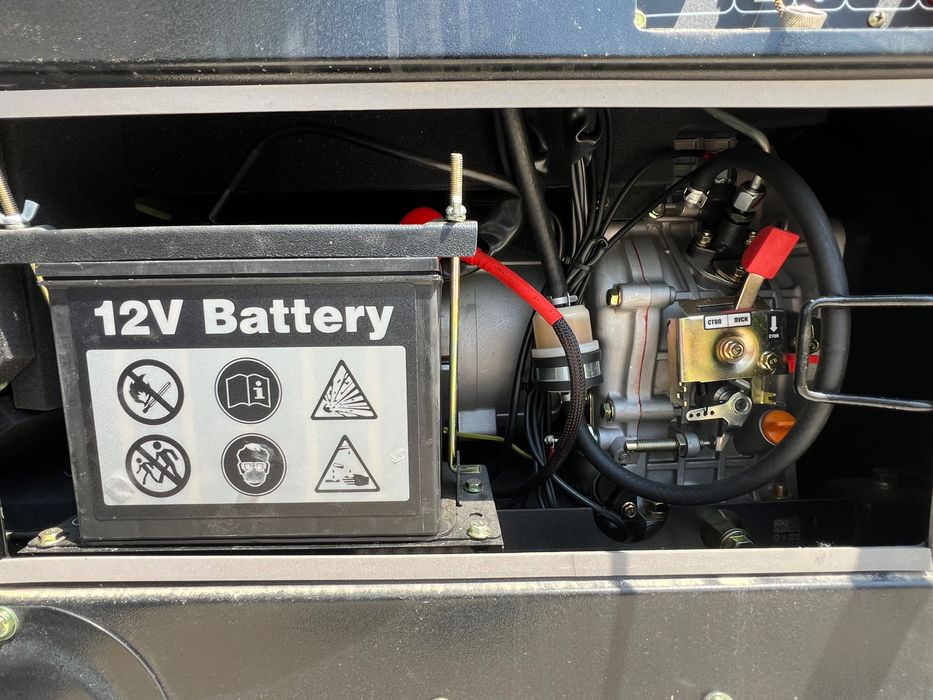 Dvijok HYUNDAI 8 kv
