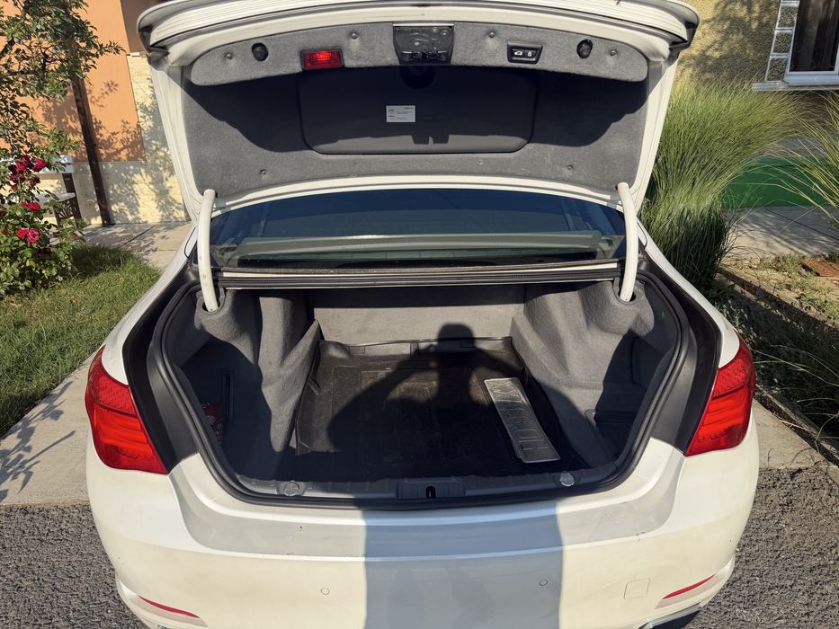 BMW 7 Series 0 — imagine 3