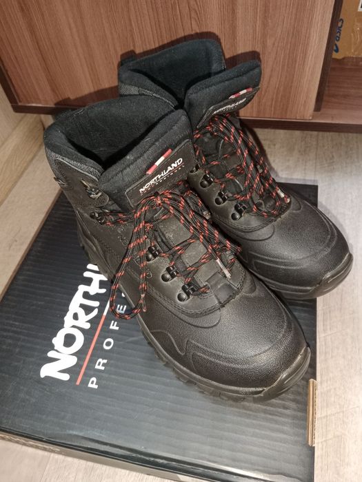 Продам обувь,вещи на мальчика 8-15 лет