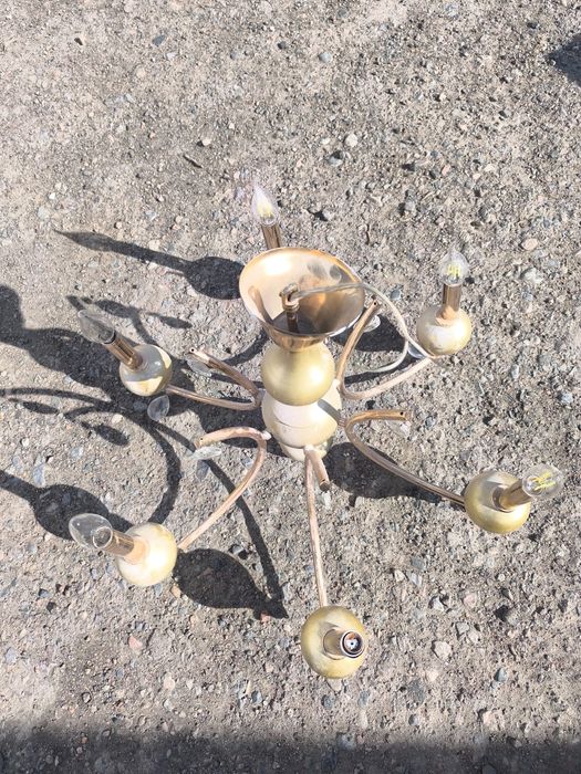 Продаю люстру большая