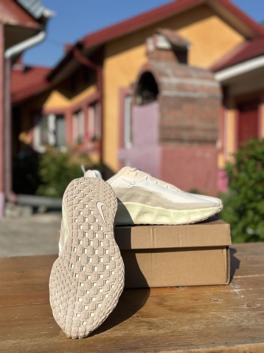 Nike Ava Rover Rice Light Powder