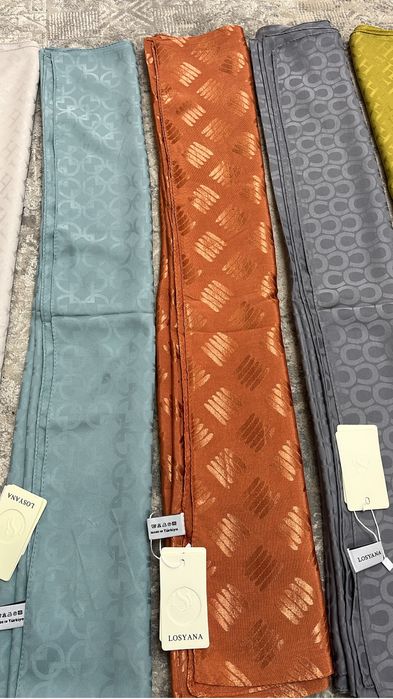 Шарфики женские.