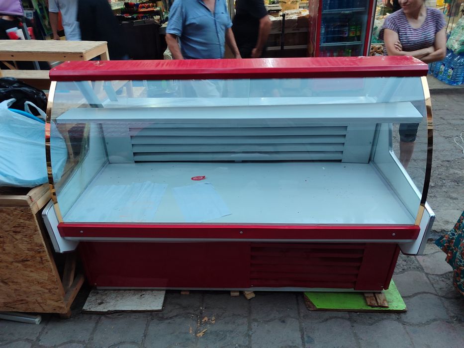 Витринный холодильник